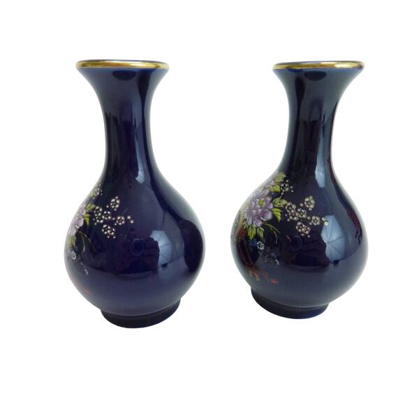 Vintage Pair of Small Kutani Cobalt Blue Porcelain Bud Vases - Picture 2 of 4